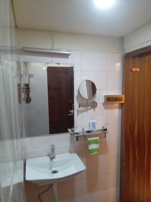 Ostro Inn Studio Apartment Kalkutta Kültér fotó